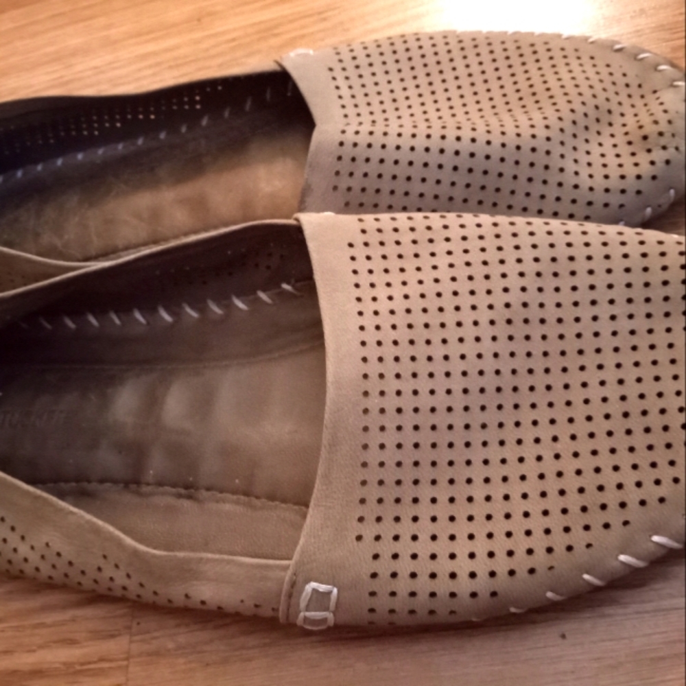 ADAM TUCKER MENS SZ9.5 perforated Loafers
